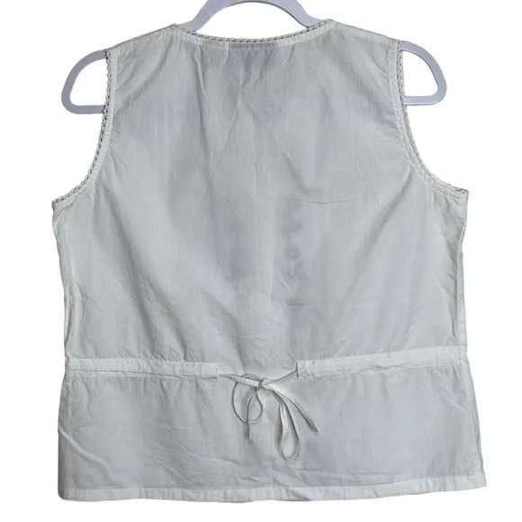 New Direction Floral Embroidered White Top Crochet Sleeveless Button Up Size M - Picture 2 of 10